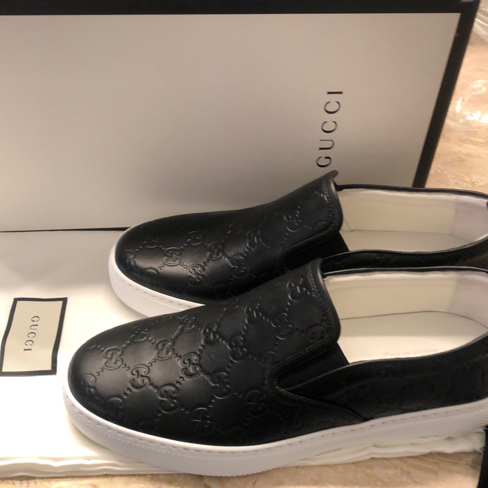 Gucci sneakers s for men NW!! Brand new